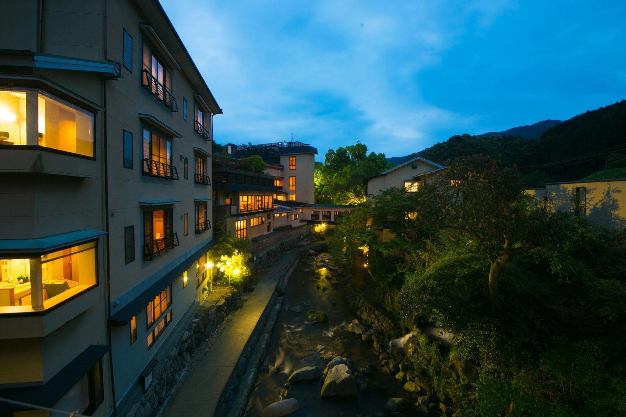 Nansuikaku Hotel Miyawaka ภายนอก รูปภาพ